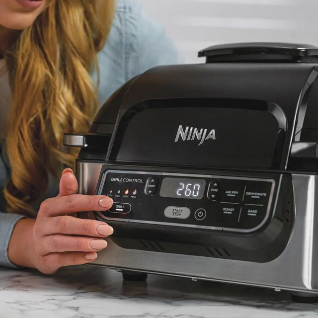 Ninja Foodi friteuse  Grill & Air Fryer 5 en 1 AG301